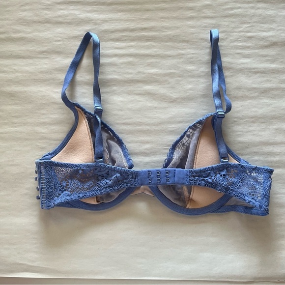 Victoria's Secret Very Sexy Unlined/Plunge Lace Bra in Soft Blue - Picture 3 of 8